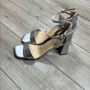 Liz Claiborne Silver Ankle-Strap Block Heel Sandals Size 11M
